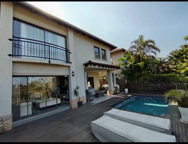 3 BEDROOM TOWNHOUSE FOR SALE IN LA LUCIA